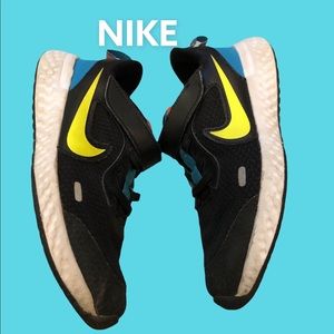 Boys Nike Revolution sneakers, children size 13, Velcro, GUC